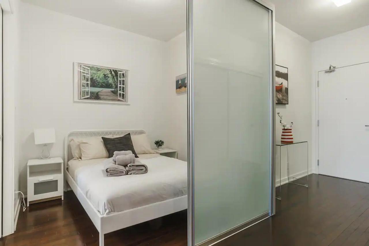 Luxury 2-Bedroom Condo Parking, View Of Cn Tower Toronto Exterior foto